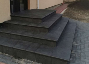 Ceramic Stairs at Home Entrance