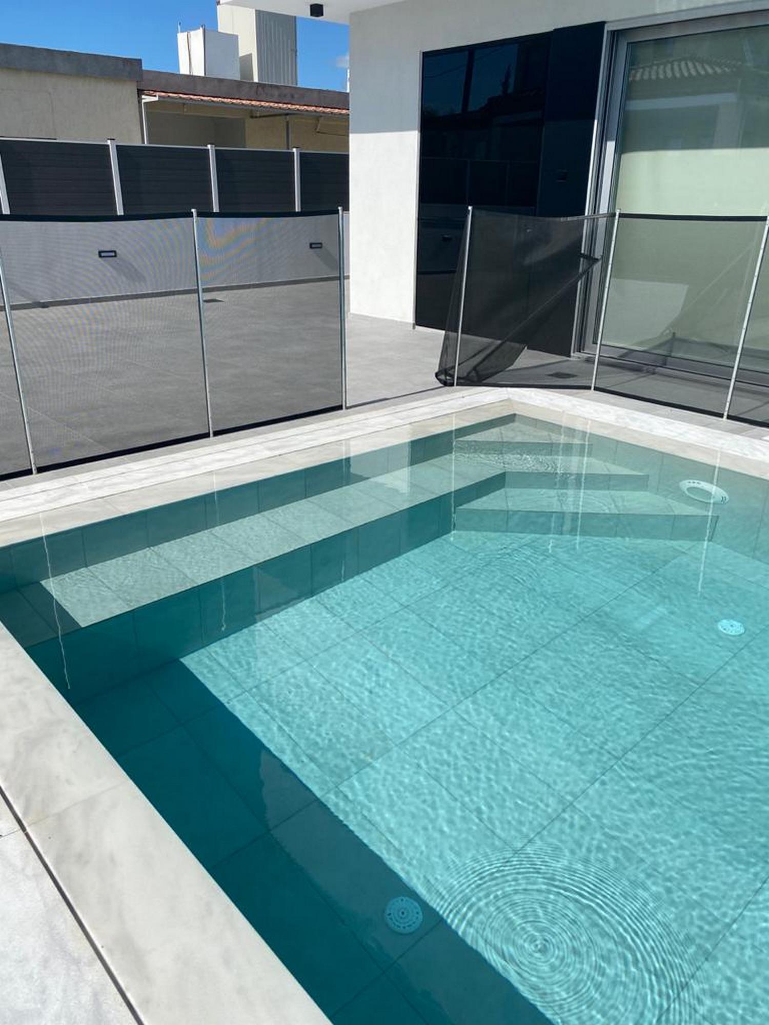 piscina privada urban gris 2 - Proyectos Landing