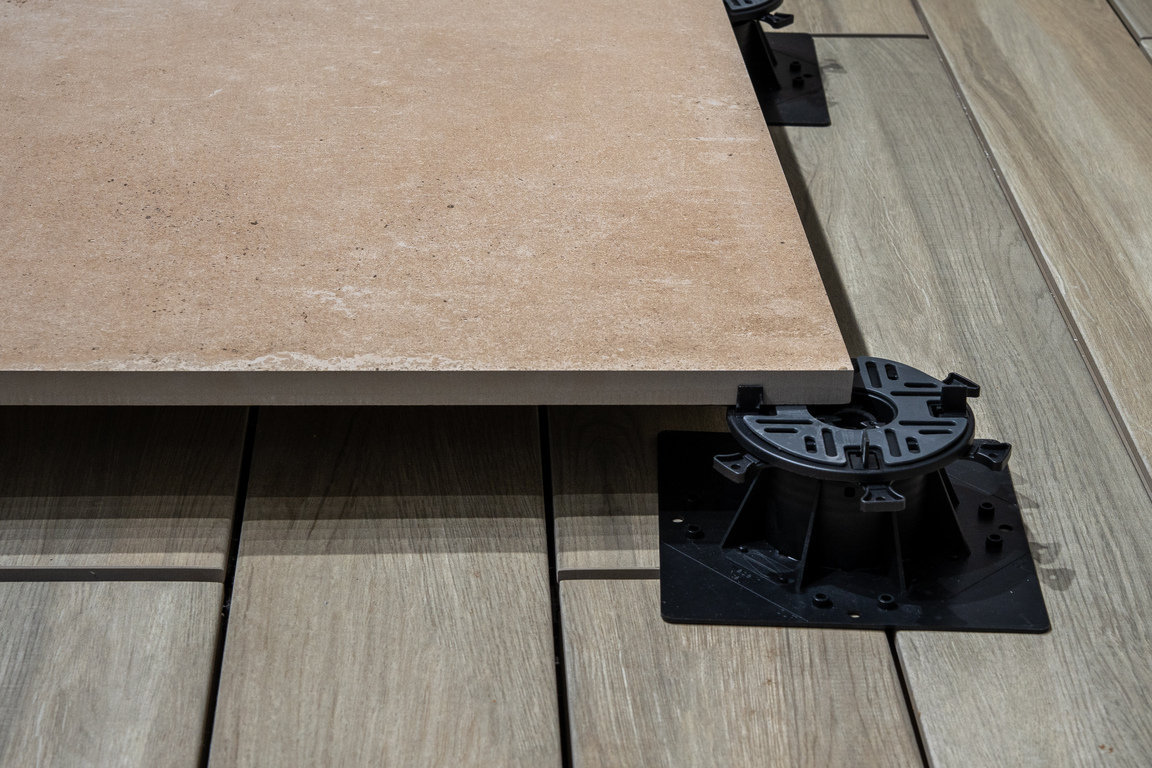 Urban 20 mm Technical Flooring 2 - CERAMIC TRENDS FOR 2024: INNOVATION AND STYLE