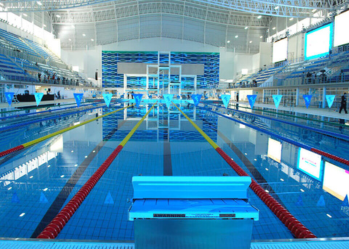 Piscina deportiva con gres porcelánico en el Centro Acuático Scotiabank Piscina deportiva con gres porcelánico en el Centro Acuático Scotiabank