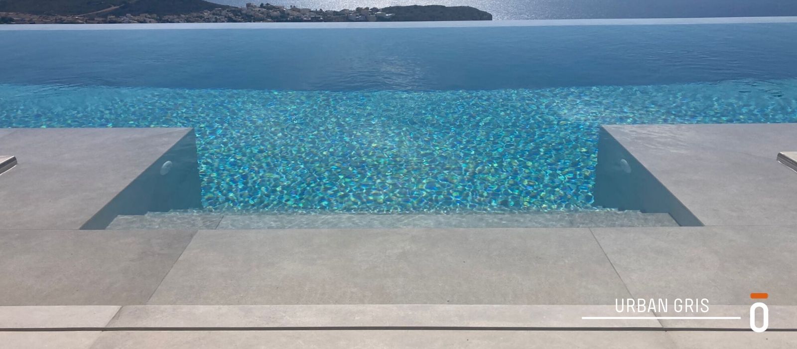 URBAN GRIS carrusel post blog 12 - ¿CÓMO SE VERÁ EL AGUA DE TU PISCINA?