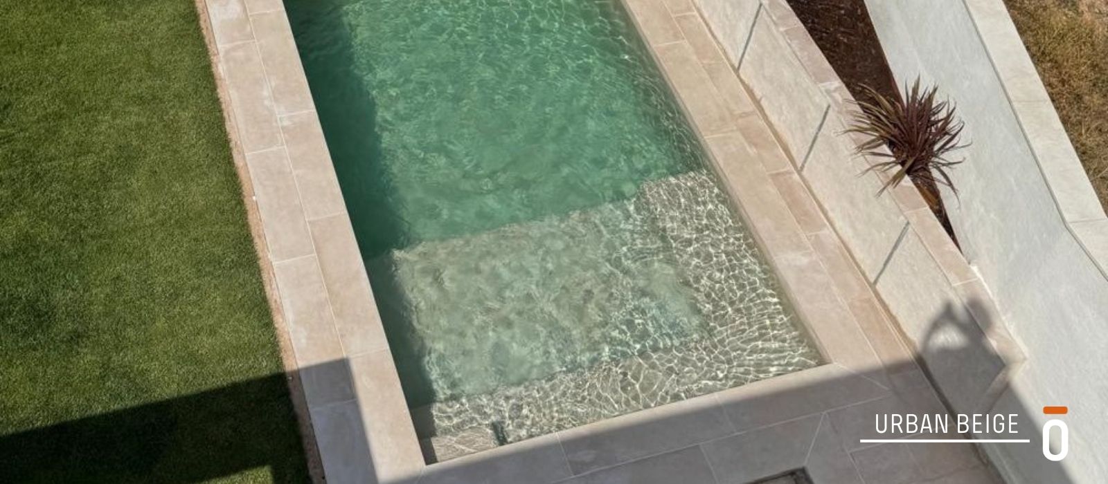 URBAN BEIGE carrusel post blog 21 - ¿CÓMO SE VERÁ EL AGUA DE TU PISCINA?