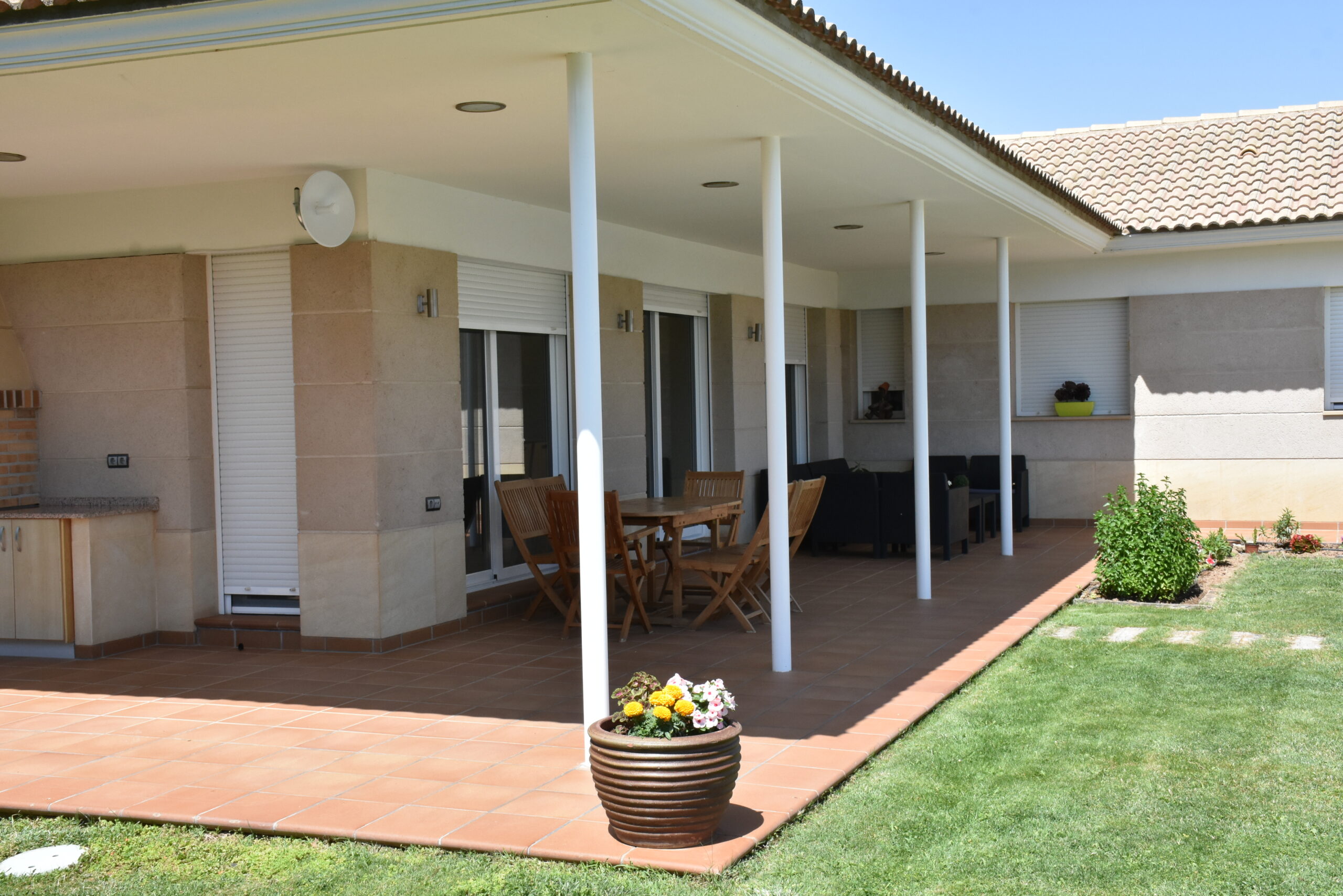 GRES ARAGON KLINKER NATURAL CLASSIC GRES ARAGON KLINKER NATURAL CLASSIC scaled - Diseño de terrazas rústicas: esenciales para crear tu oasis de calma este verano