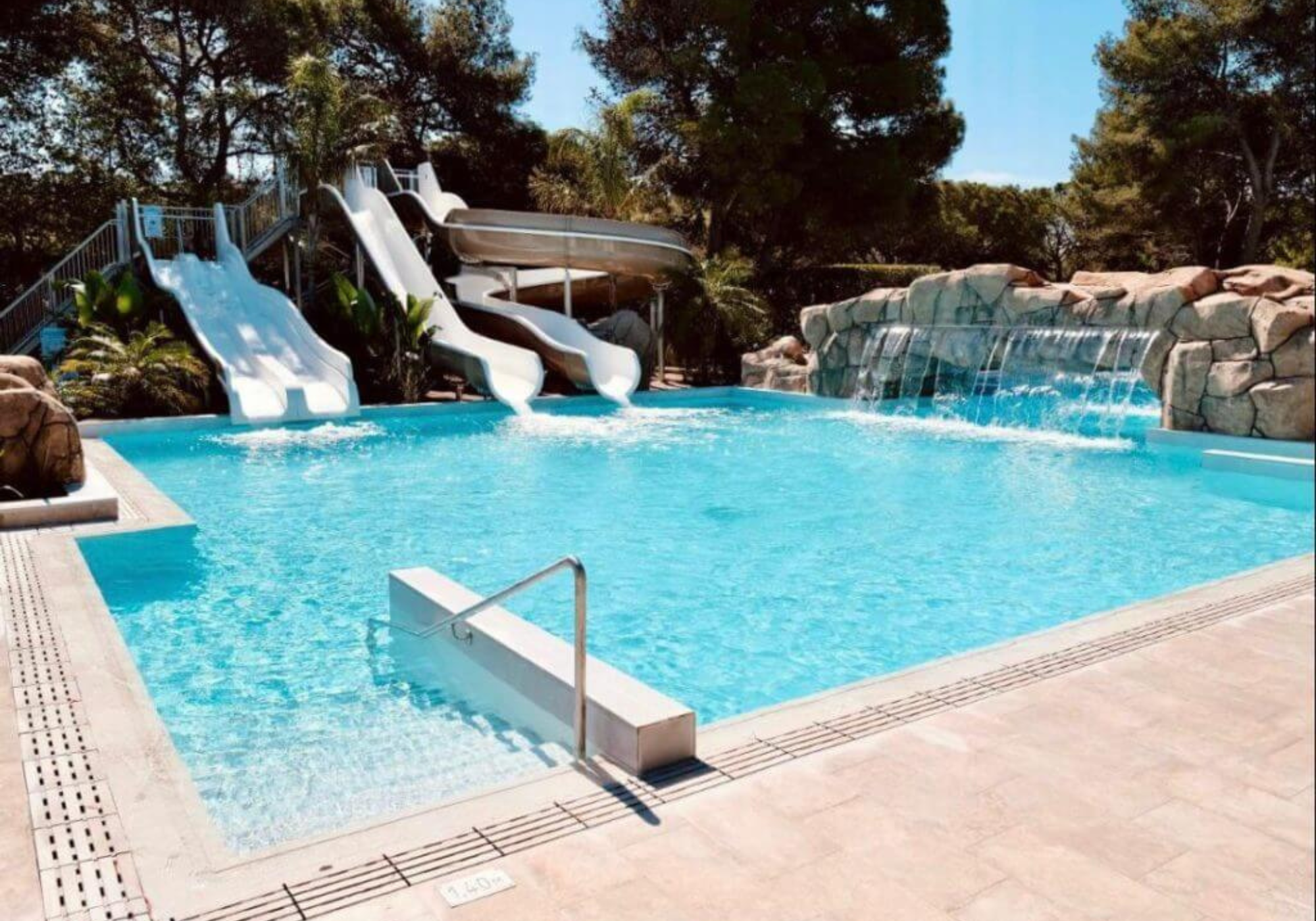 BLOG GRES ARAGON IMAGENES 76 - ¿Cómo revoluciona el gres extrusionado las piezas especiales de las piscinas? El secreto de un diseño perfecto