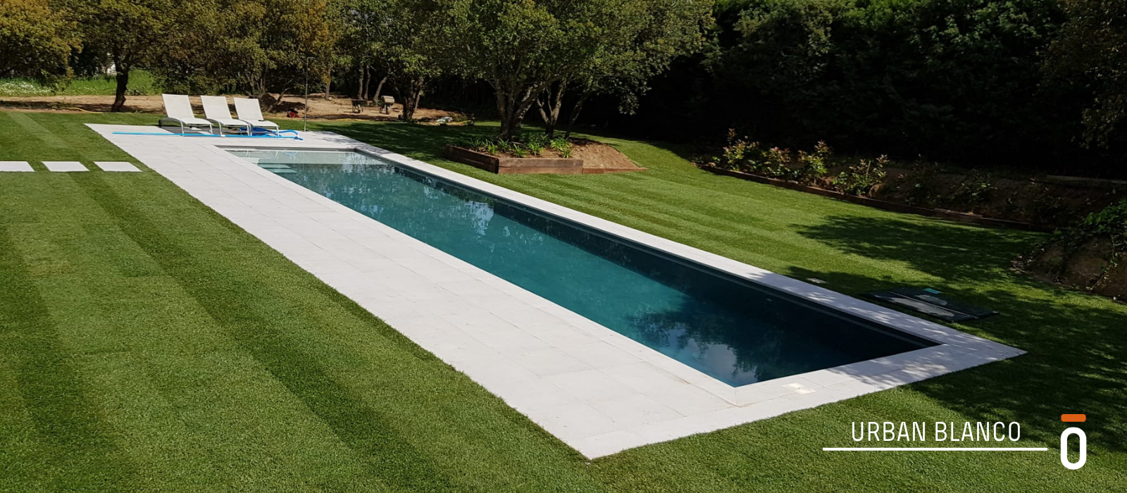 URBAN BLANCO carrusel post blog 14 - 6 colores tendencia en las piscinas de 2026