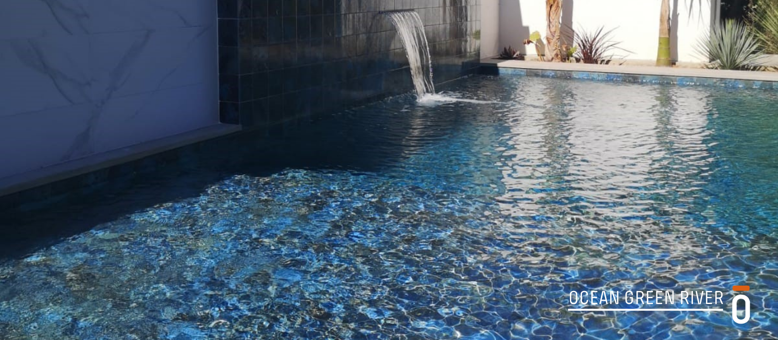 OCEAN carrusel post blog 7 - 6 colores tendencia en las piscinas de 2026