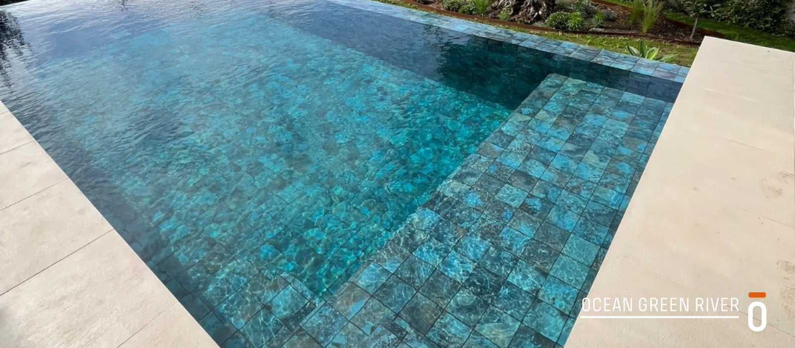OCEAN carrusel post blog - 6 colores tendencia en las piscinas de 2026