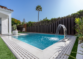 Proyecto de piscina privada Urban Blanco
